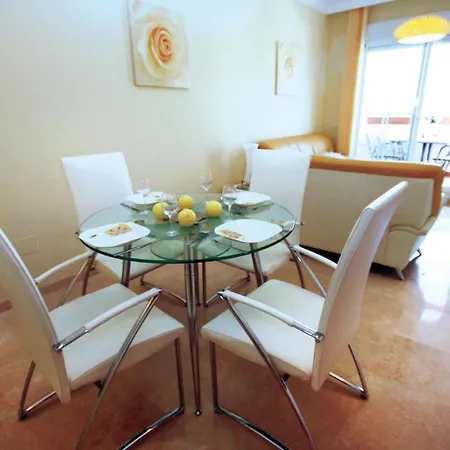 2 Bedroom Cozy In Costa Lägenhet Benalmádena
